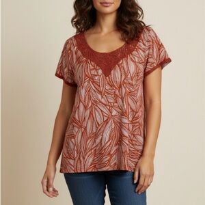 IZOD Abstract Print Crochet Lace Neckline Top, Women’s M, Burnt Orange White